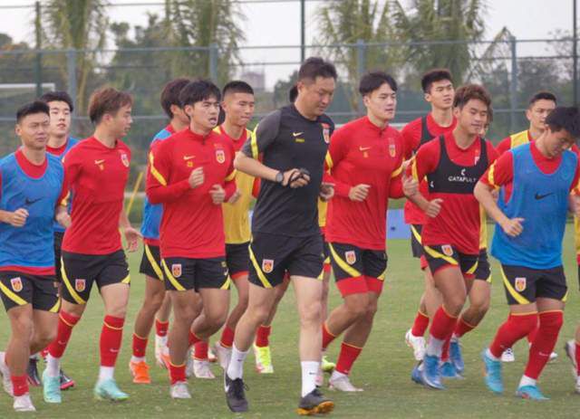 午夜国产情侣拍视频